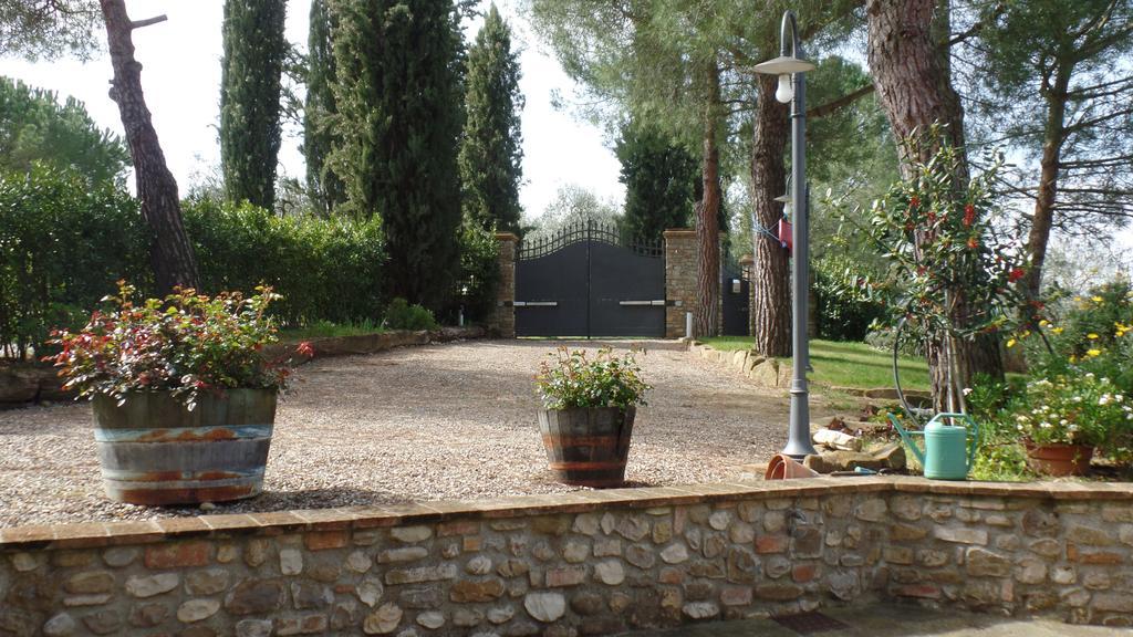 Il Fienile Holiday Home Le Fornacette Exterior photo